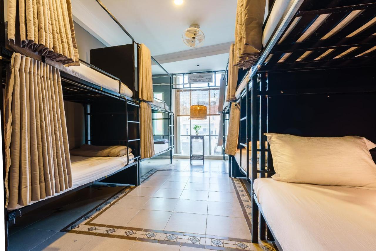 The Art - Vitamin Smiles Hostel Bandar Ho Chi Minh Luaran gambar