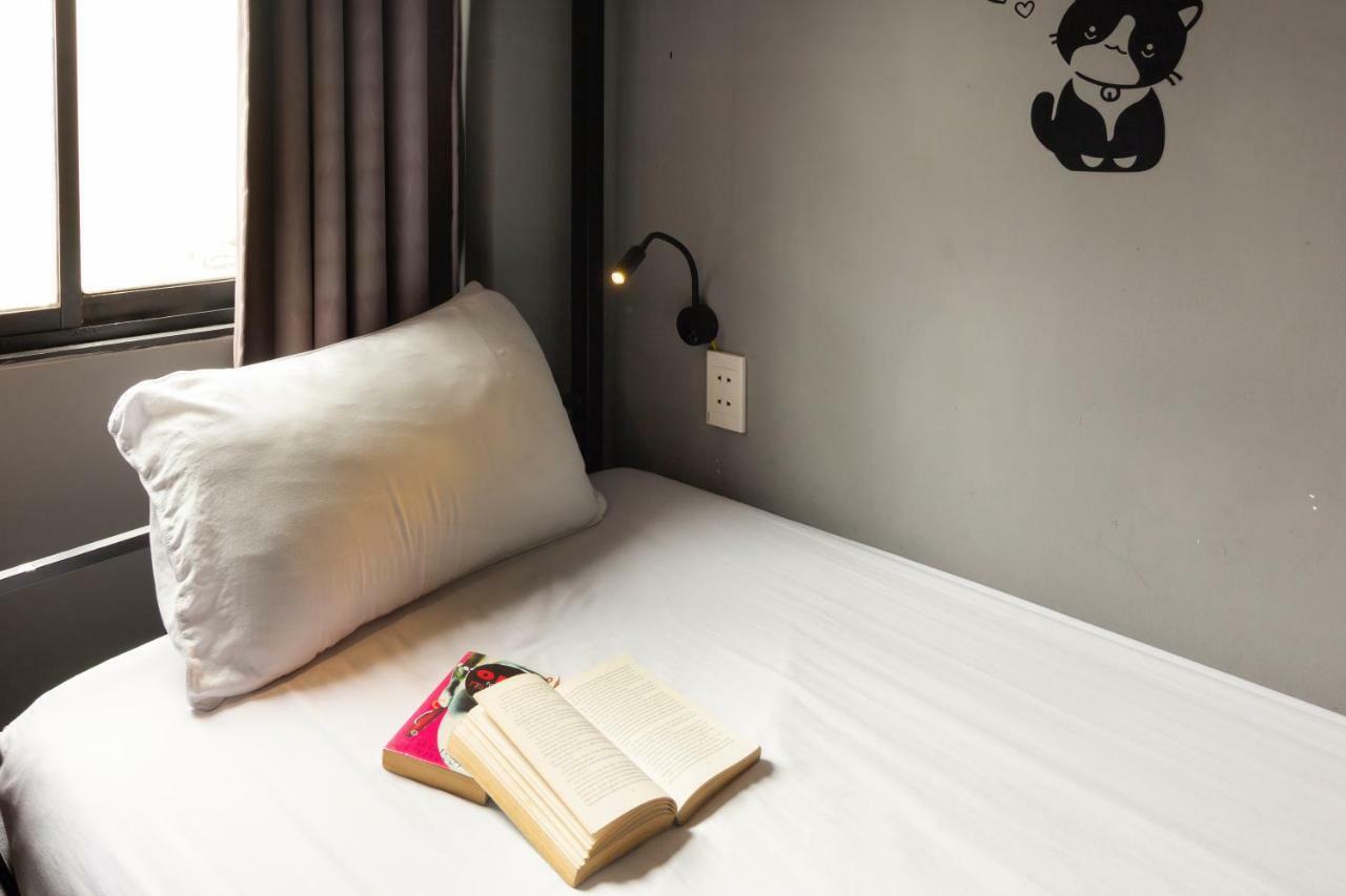 The Art - Vitamin Smiles Hostel Bandar Ho Chi Minh Luaran gambar