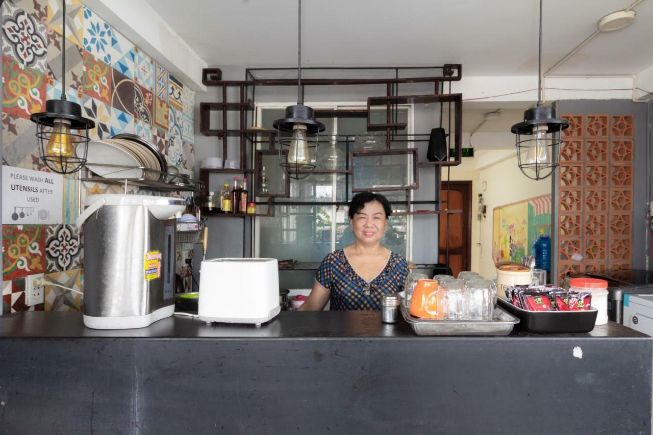 The Art - Vitamin Smiles Hostel Bandar Ho Chi Minh Luaran gambar