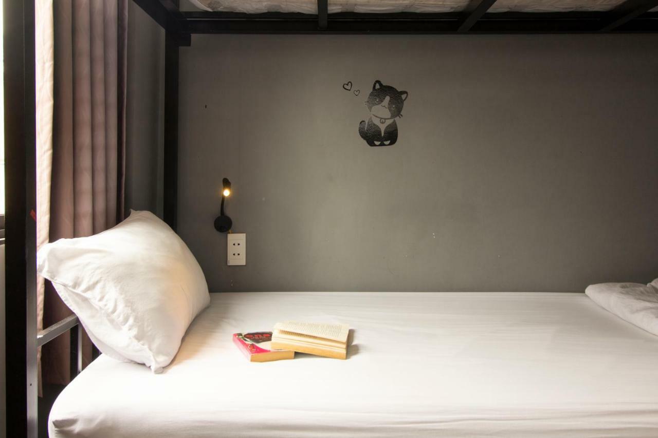 The Art - Vitamin Smiles Hostel Bandar Ho Chi Minh Luaran gambar