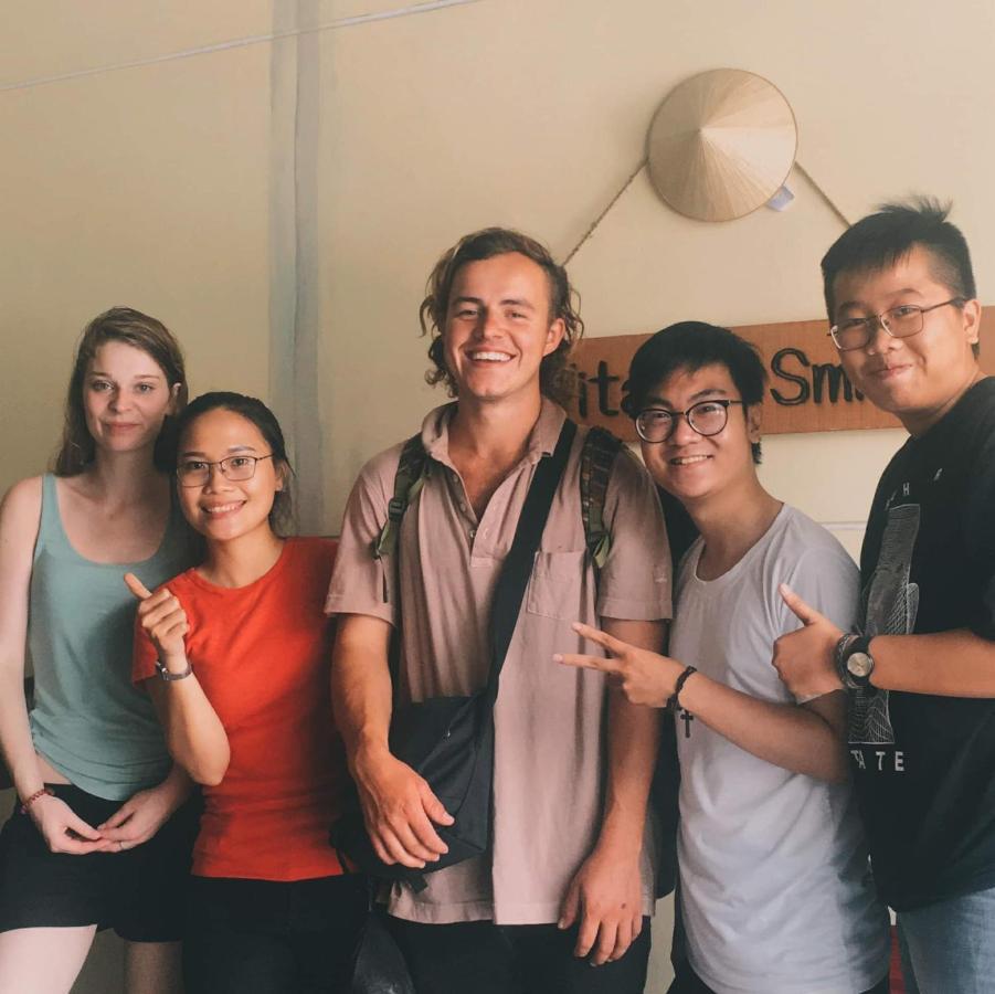 The Art - Vitamin Smiles Hostel Bandar Ho Chi Minh Luaran gambar