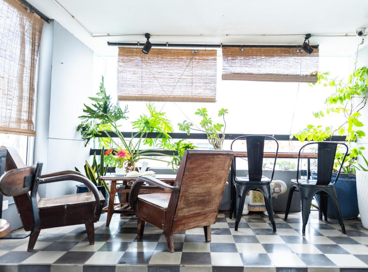 The Art - Vitamin Smiles Hostel Bandar Ho Chi Minh Luaran gambar