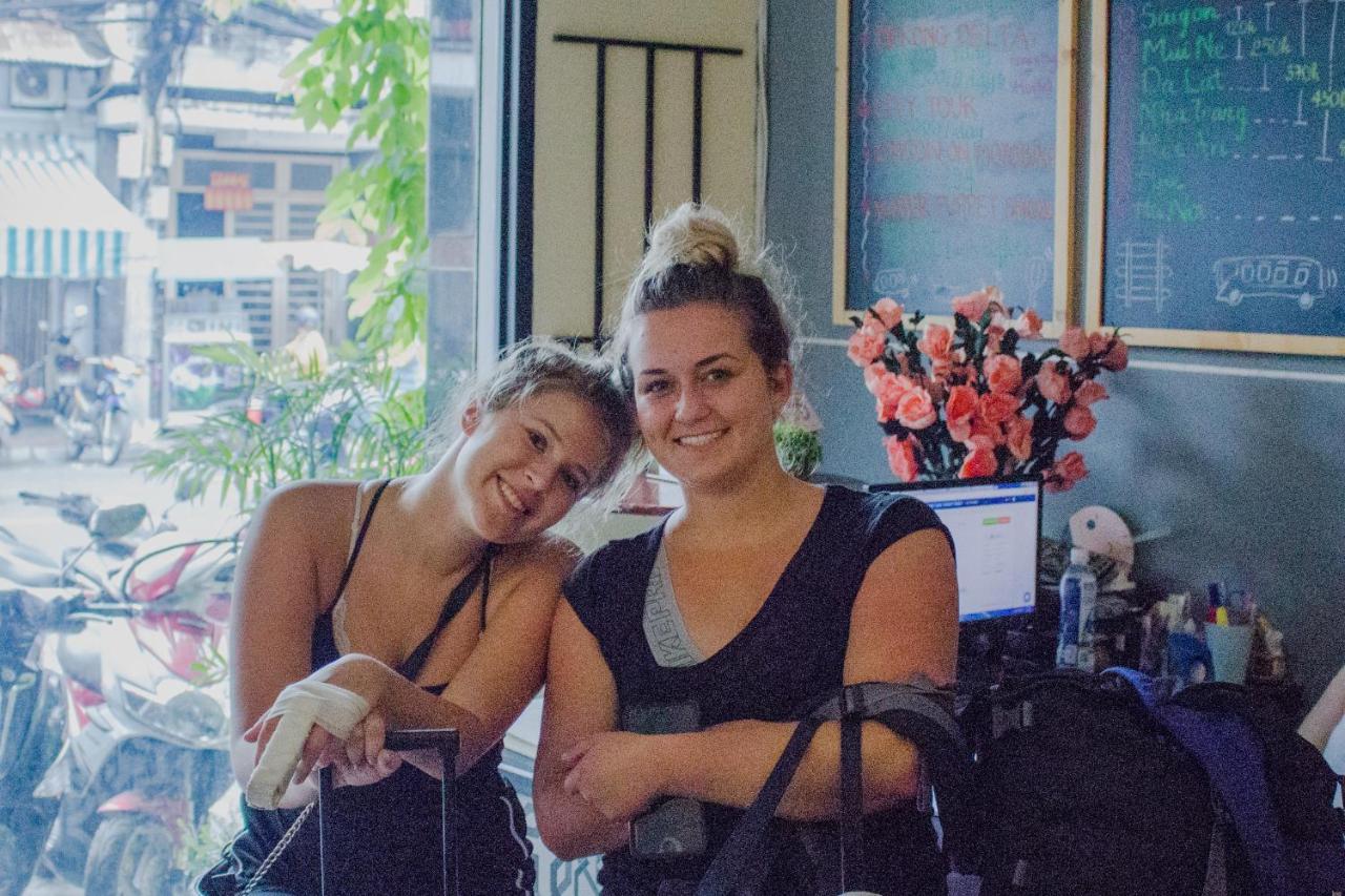 The Art - Vitamin Smiles Hostel Bandar Ho Chi Minh Luaran gambar