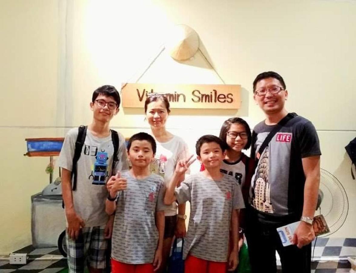 The Art - Vitamin Smiles Hostel Bandar Ho Chi Minh Luaran gambar